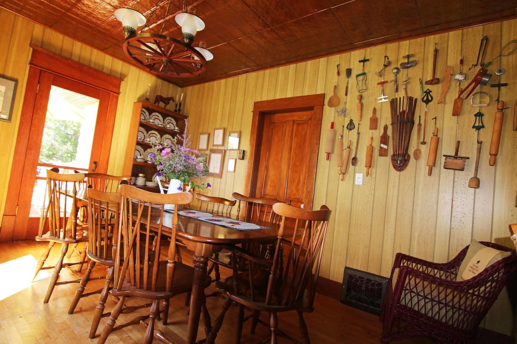 Fairmount Bed & Breakfast Basswood Bagian luar foto