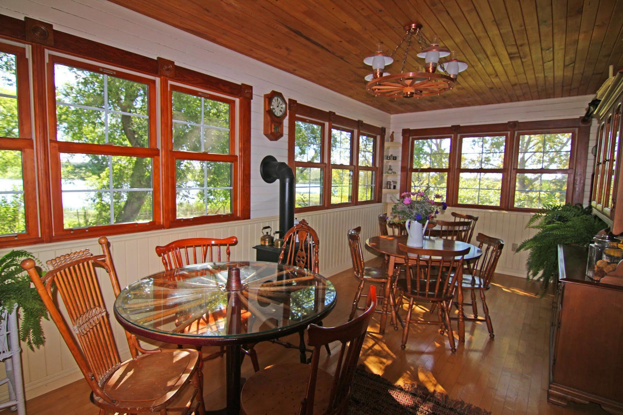 Fairmount Bed & Breakfast Basswood Bagian luar foto